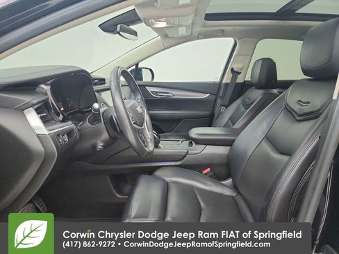 Used 2017 Cadillac XT5 Luxury w/ Driver Awareness Package image 19