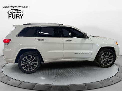 Used 2017 Jeep Grand Cherokee Overland AWD/4WD image 2