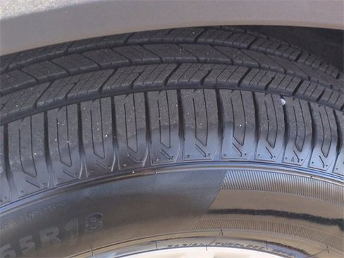 Used 2023 Ford Explorer XLT w/ Equipment Group 202A image 18