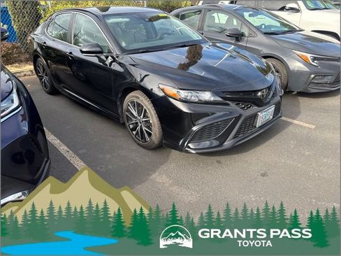 Certified 2023 Toyota Camry SE FWD image 1