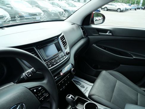 Used 2016 Hyundai Tucson SE w/ Option Group 02 AWD/4WD image 12