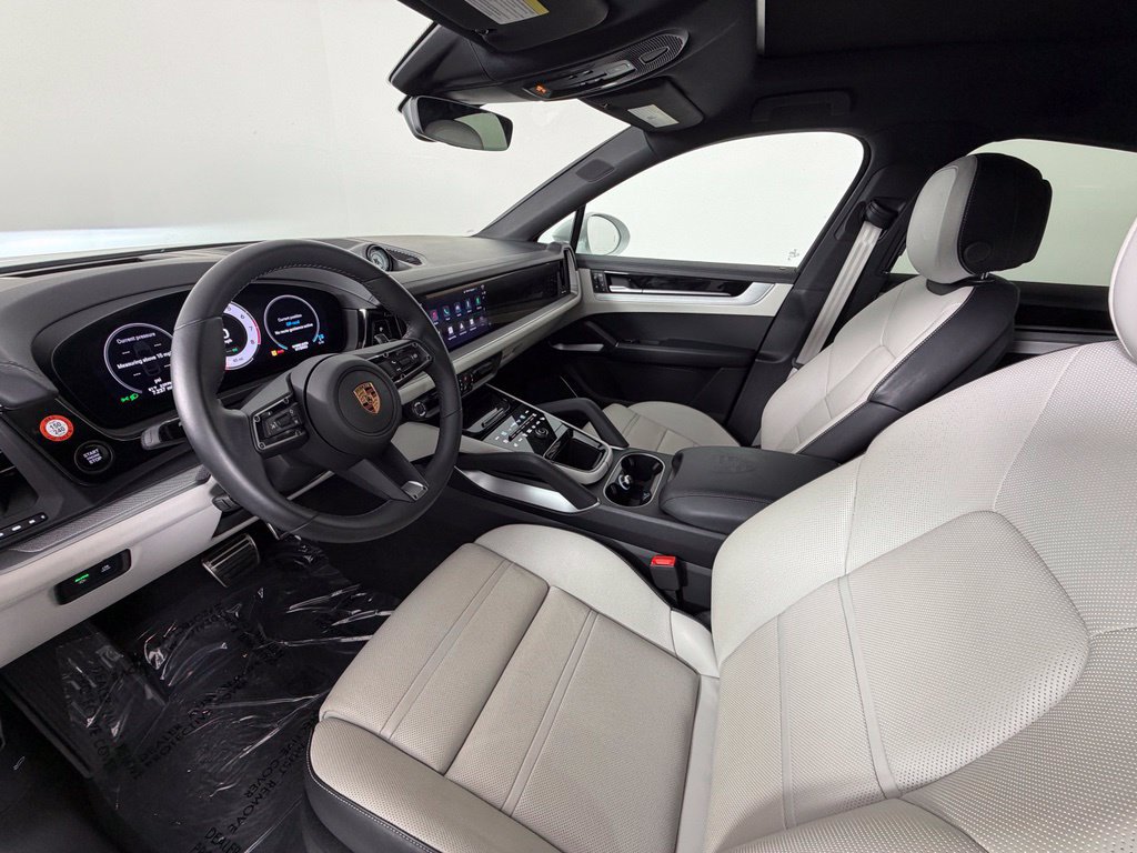 Certified 2026 Porsche Cayenne S AWD/4WD image 4