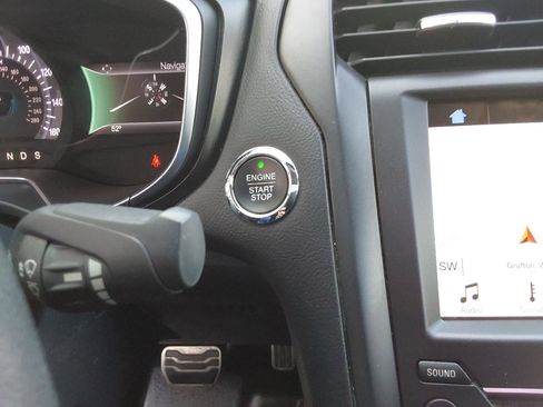 Used 2017 Ford Fusion Titanium image 20