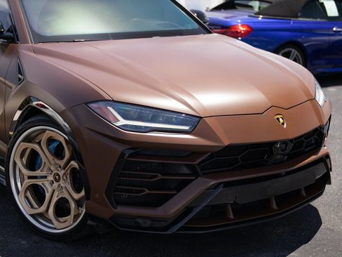 Used 2019 Lamborghini Urus AWD/4WD image 4