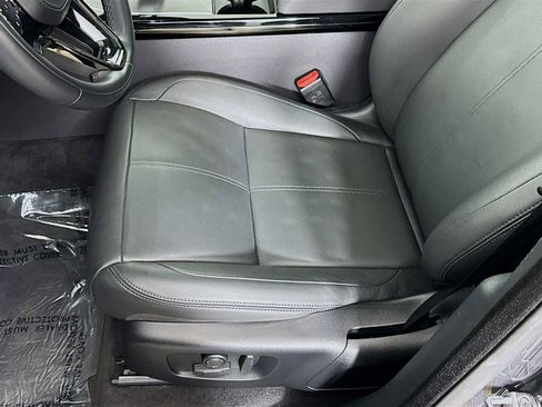 Used 2025 Land Rover Range Rover Velar Dynamic SE image 21