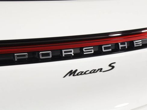 Certified 2023 Porsche Macan S AWD/4WD image 22