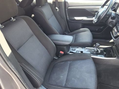 Used 2018 Mitsubishi Outlander SE AWD/4WD image 13