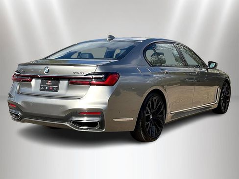 Used 2022 BMW 750i xDrive w/ M Sport Package AWD/4WD image 6
