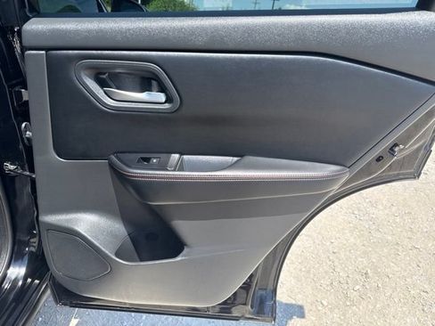 Used 2025 Nissan Rogue SV AWD/4WD image 21