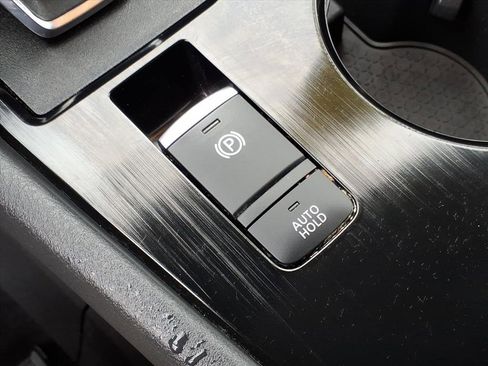 Used 2021 Nissan Rogue SV image 15