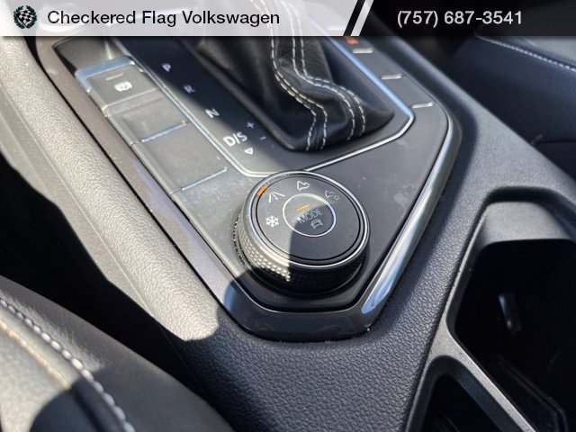 Used 2021 Volkswagen Tiguan SE w/ Panoramic Sunroof Package AWD/4WD image 45