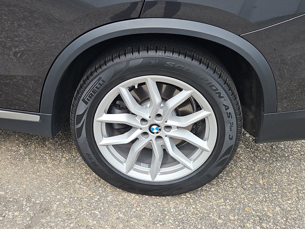 Used 2021 BMW X5 xDrive40i w/ Premium Package AWD/4WD image 8