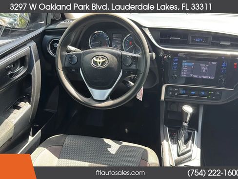 Used 2018 Toyota Corolla LE FWD image 25