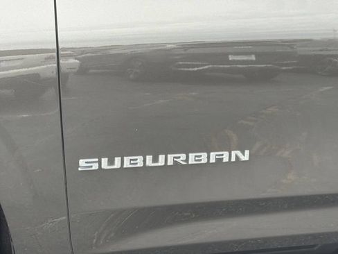 Used 2021 Chevrolet Suburban Premier RWD image 31