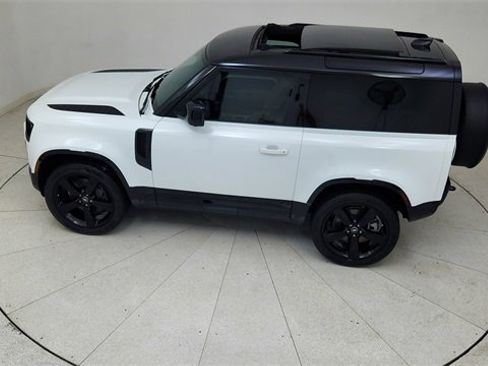 Used 2025 Land Rover Defender 90 X-Dynamic SE image 76