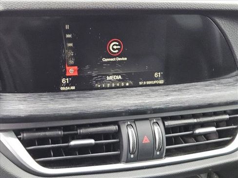 Used 2019 Alfa Romeo Stelvio image 11