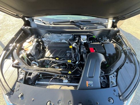 Used 2025 Chevrolet Trax LT image 30