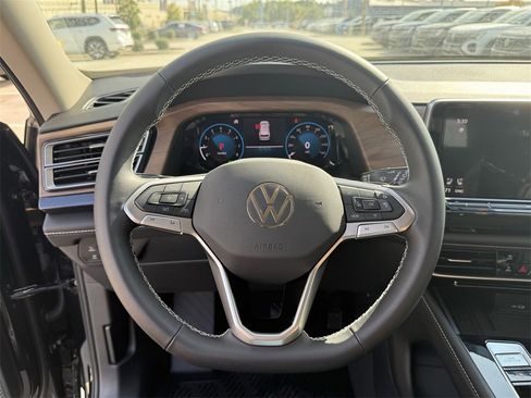 New 2026 Volkswagen Atlas SE image 13