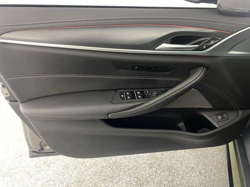 Used 2023 BMW M550i xDrive image 10