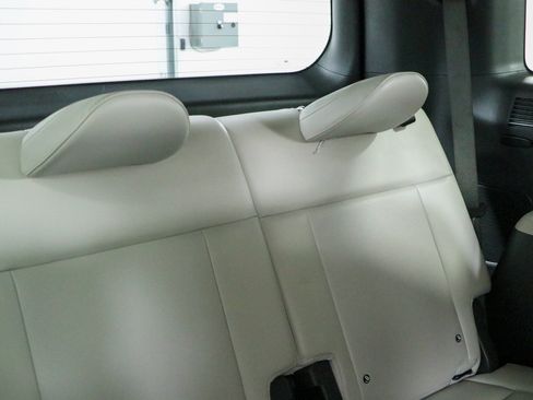 Used 2025 Hyundai Santa Fe Limited FWD image 31