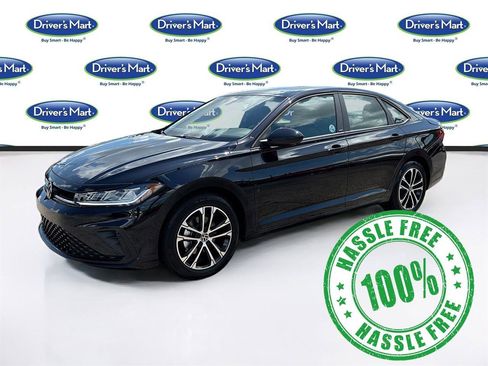 Used 2025 Volkswagen Jetta Sport FWD image 3