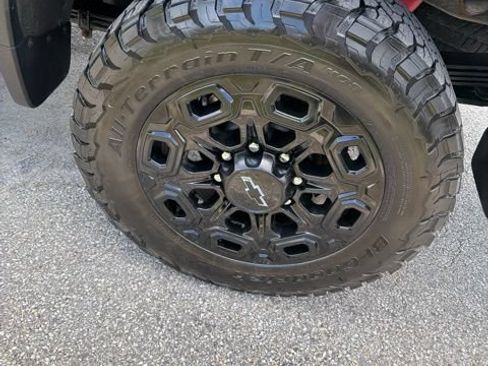Used 2024 Chevrolet Silverado 2500 LTZ w/ LTZ Plus Package AWD/4WD image 12