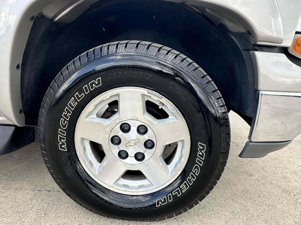 Used 2004 Chevrolet Tahoe LT w/ LT Preferred Equipment Group AWD/4WD image 11