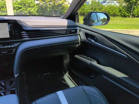 Used 2026 Toyota Camry SE FWD image 16
