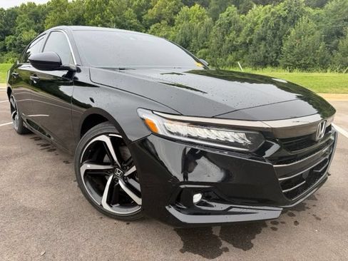Used 2022 Honda Accord Sport image 2
