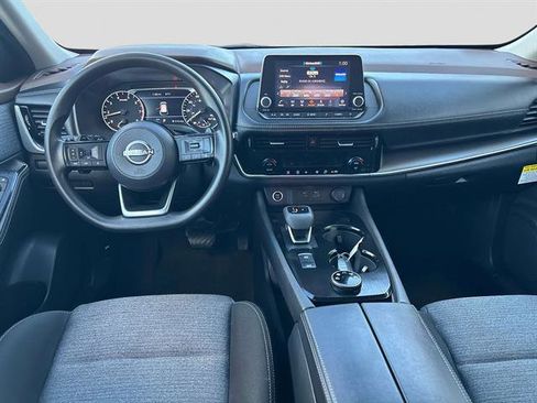 Used 2022 Nissan Rogue SV image 13