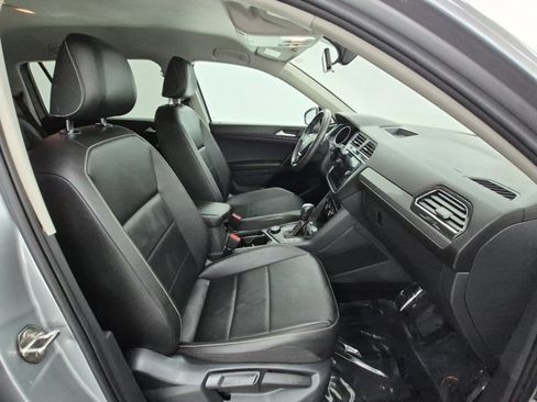 Used 2021 Volkswagen Tiguan SE AWD/4WD image 23