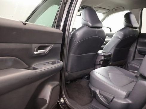 Used 2025 Toyota Grand Highlander AWD image 28