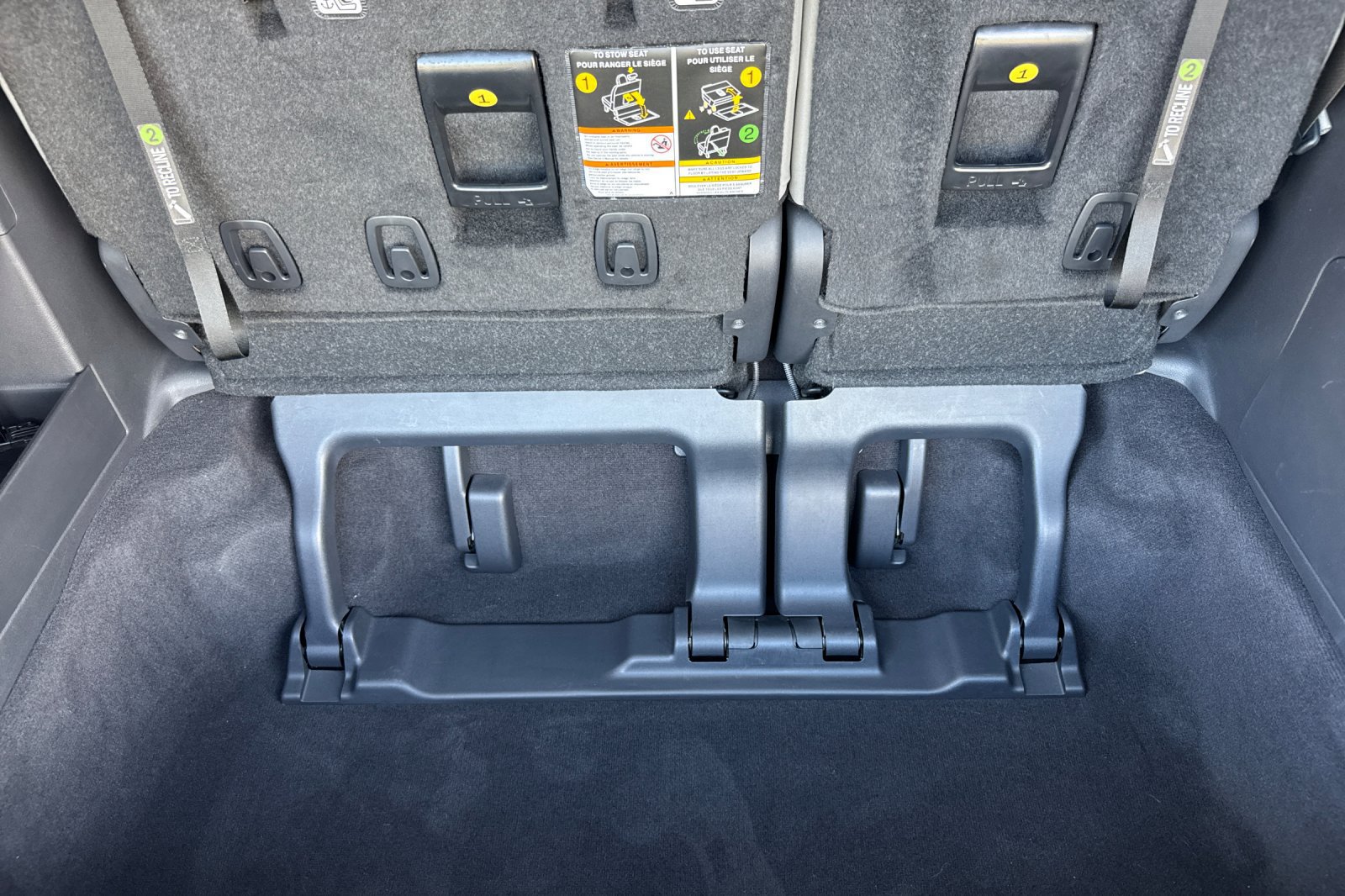 Used 2025 Toyota Sienna XLE FWD image 18
