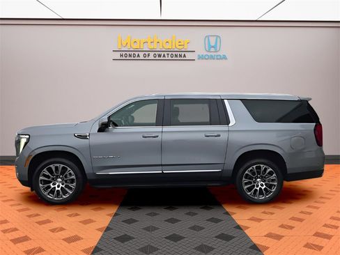 Used 2025 GMC Yukon XL Denali image 2