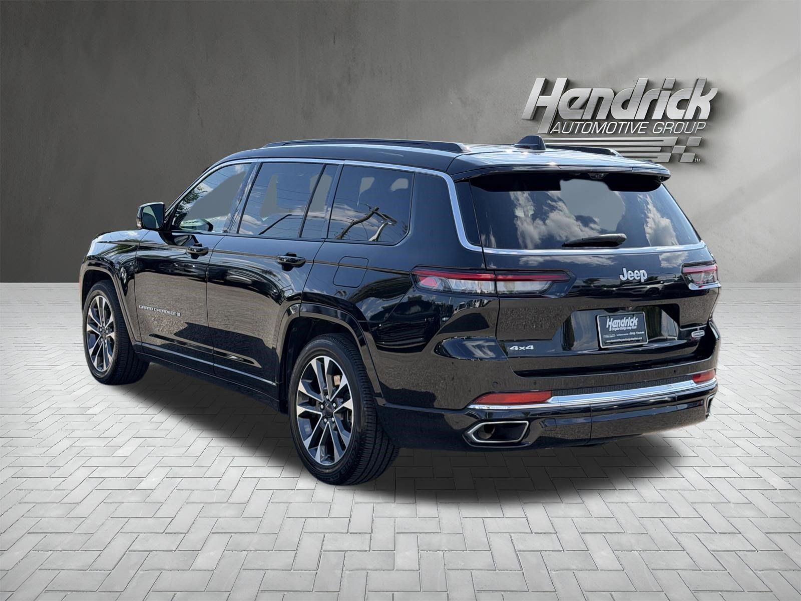 Used 2024 Jeep Grand Cherokee L Overland w/ Advanced Protech Group III AWD/4WD image 8