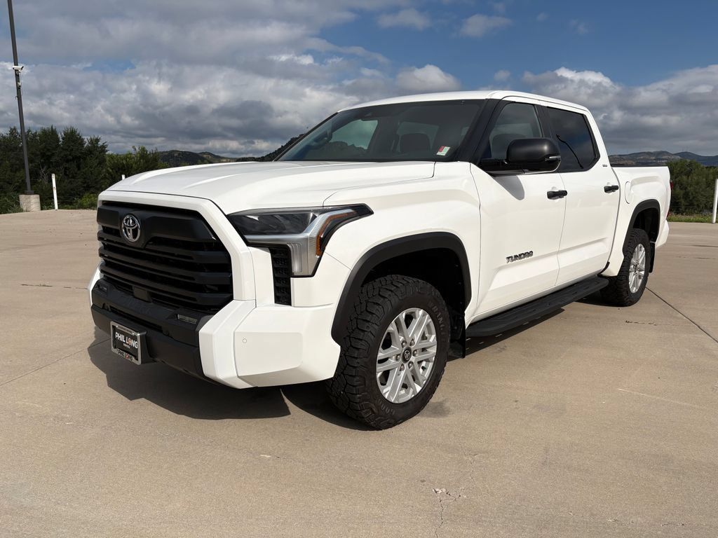 Used 2026 Toyota Tundra SR5 w/ SR5 Convenience Package AWD/4WD image 1