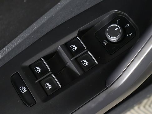 Used 2025 Volkswagen Jetta Sport image 35