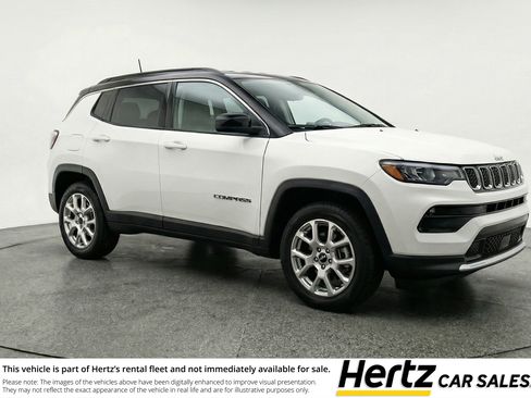 Used 2025 Jeep Compass Limited image 1