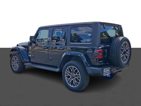 Used 2023 Jeep Wrangler Unlimited Sahara w/ Cold Weather Group AWD/4WD image 5