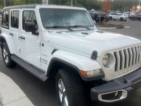 Used 2019 Jeep Wrangler Unlimited Sahara AWD/4WD image 13