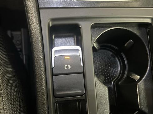 Used 2019 Volkswagen e-Golf SE w/ Driver Assistance Package image 21