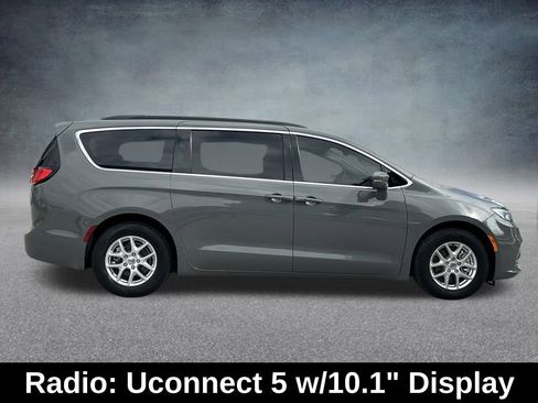 Used 2022 Chrysler Pacifica Touring-L image 5