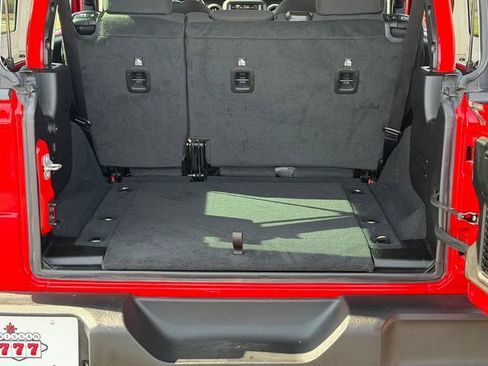 Used 2022 Jeep Wrangler Unlimited Sport AWD/4WD image 4