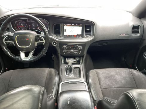 Used 2018 Dodge Charger R/T Scat Pack RWD image 25