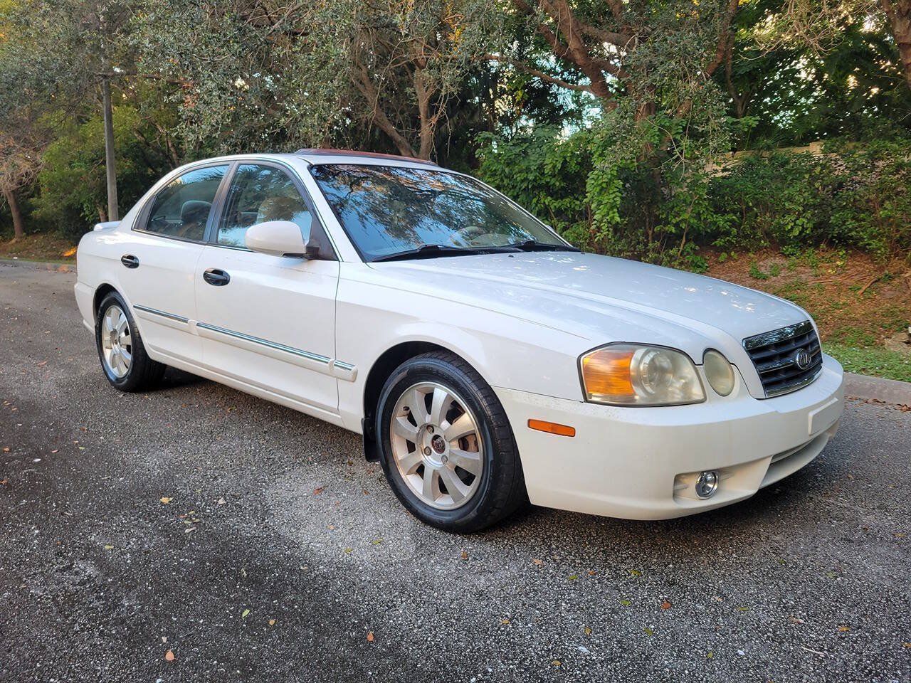 Used 2004 Kia Optima FWD image 1