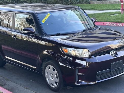 Used 2012 Scion xB image 2