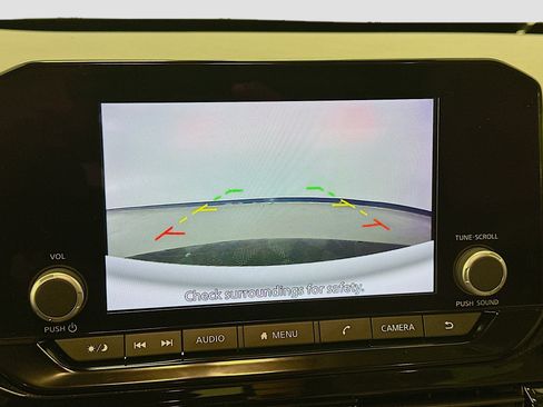 Used 2023 Nissan Pathfinder SV image 23