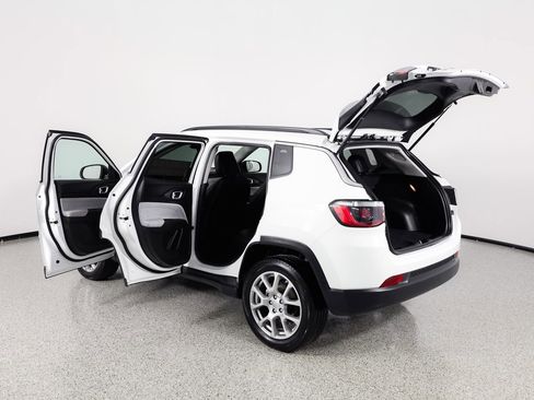 Used 2022 Jeep Compass Latitude image 13