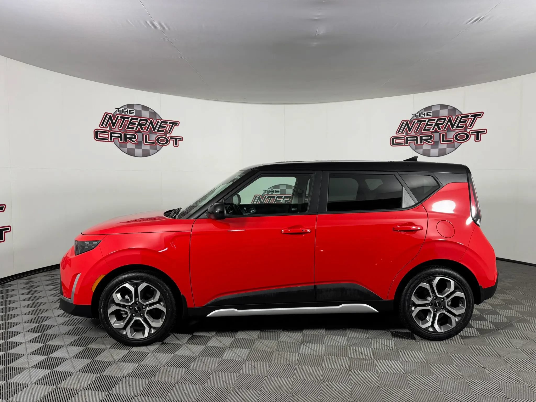 Used 2025 Kia Soul EX FWD image 4