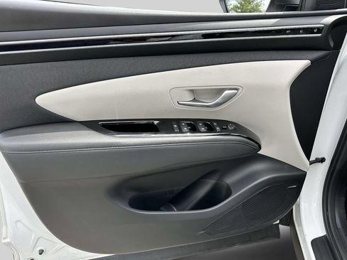 Certified 2023 Hyundai Tucson Limited AWD/4WD image 17